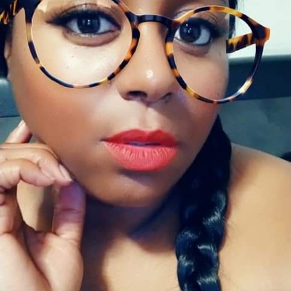Meet your Posher, Crystal